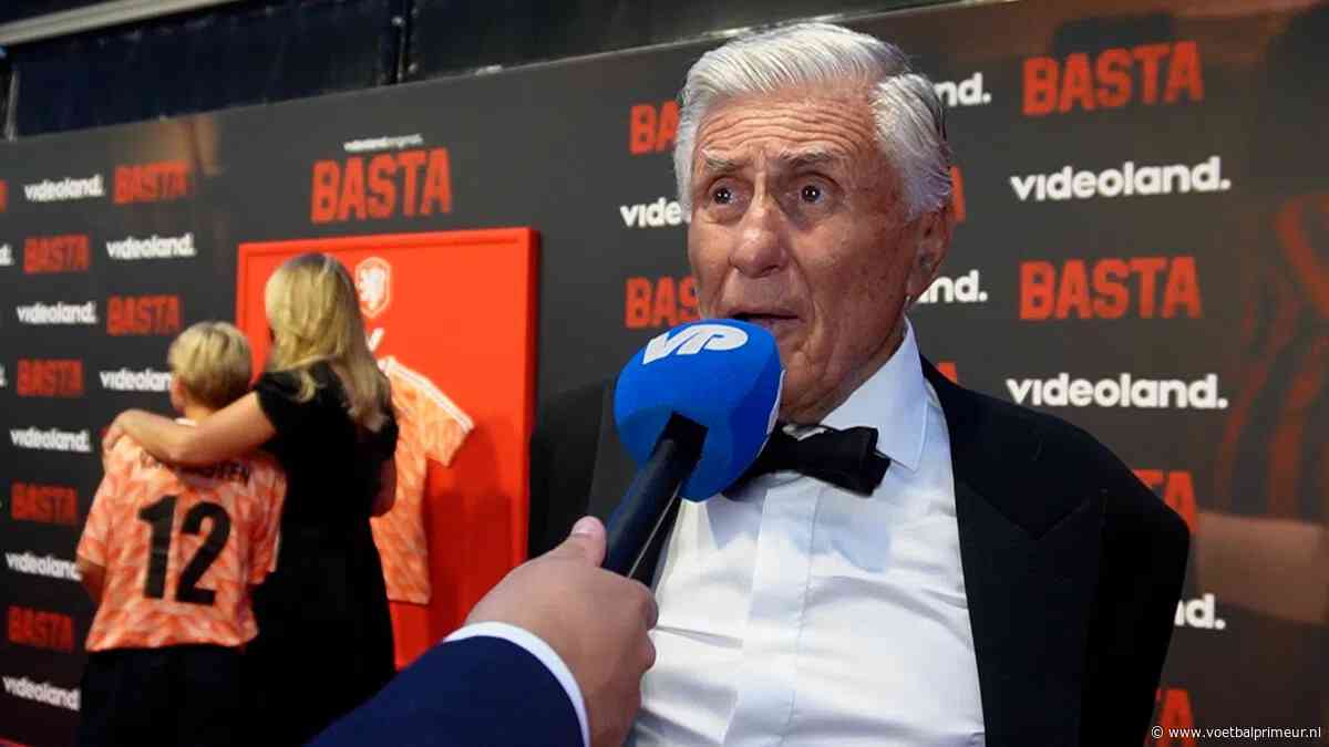 Sjaak Swart ziet Ajax de titel winnen: 'Zo goed is de concurrentie ook weer niet'