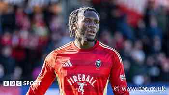 Notts County sign Salford defender Longelo