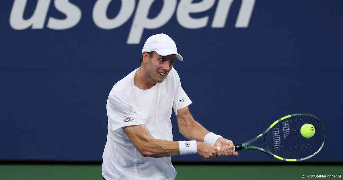 Van de Zandschulp klopt verrassend De Minaur en bereikt derde ronde US Open