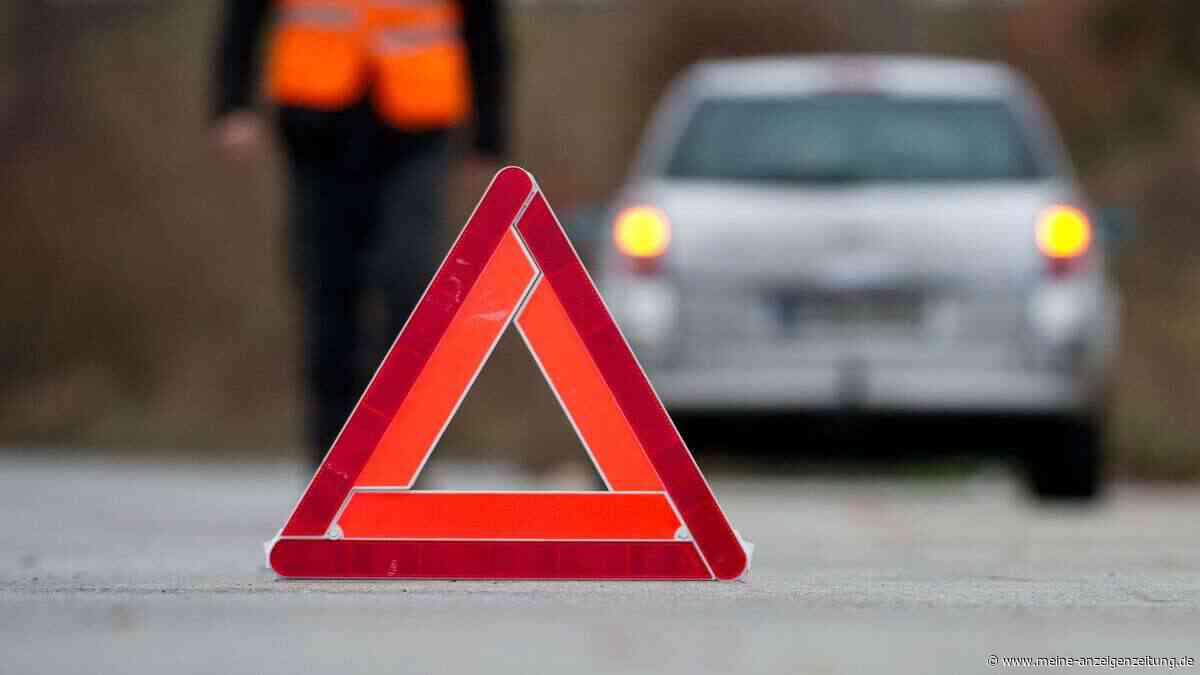 Beim Abbiegen überholendes Auto gerammt - Alleinschuld