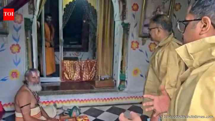 When Dm asked the entire locality to vacate amid flood fears, this is what this Chitrakoot priest did