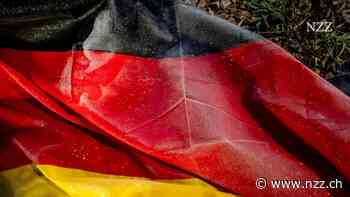 Menschen sterben in Abschiebezentren, die Presse wird eingeschüchtert, und Rechtsextreme sind Spitzenbeamte: Justus Benders Horrorvision von Deutschland im Jahr 2033