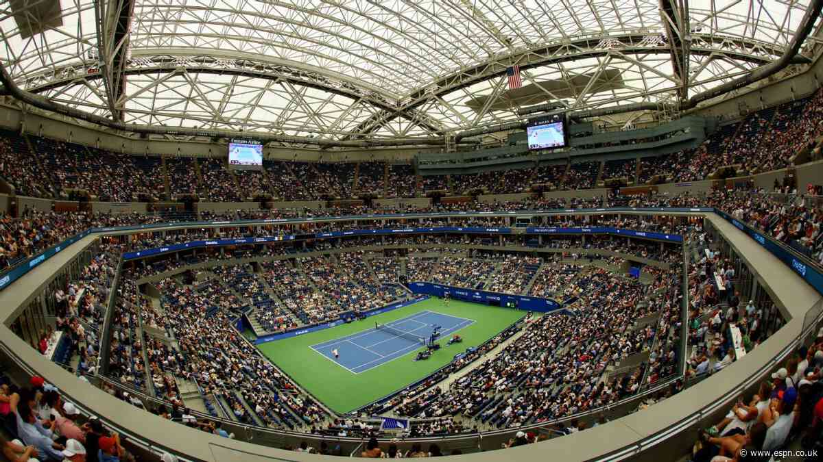 Is the US Open the loudest -- and smelliest -- of the majors?