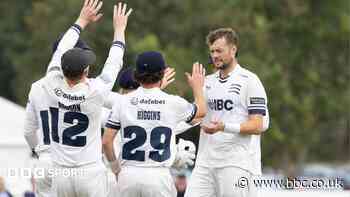 Middlesex take control after Lancs batters struggle