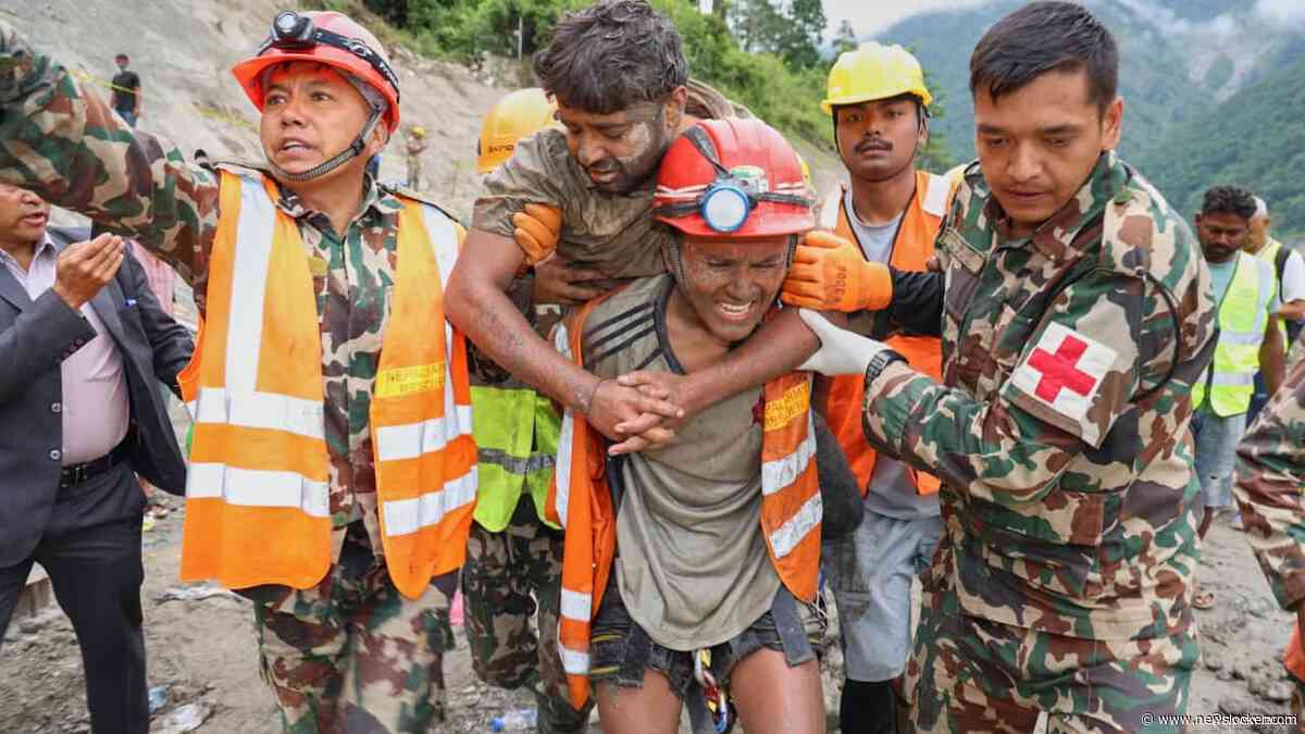 Twee personen negen dagen na overstromingen Nepal levend uit tunnel gered