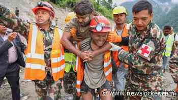 Twee personen negen dagen na overstromingen Nepal levend uit tunnel gered