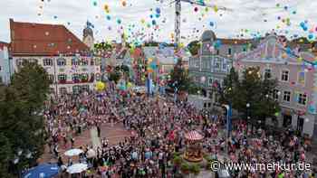 1400 Kinder ziehen zum Erdinger Herbstfest – und lassen Luftballons steigen