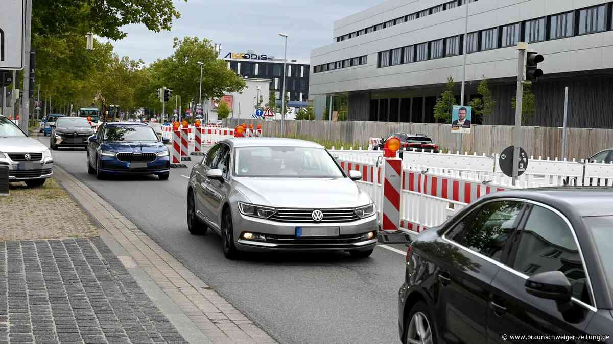 Darum ist eine wichtige Verkehrsader in Wolfsburg schon wieder Baustelle