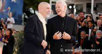 Zwarte comedy Wild horse nine met John Malkovich maakt furore in Venetië