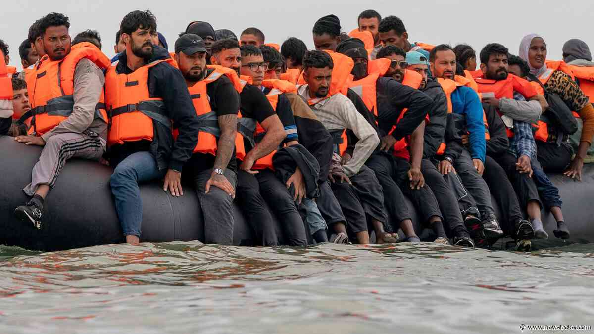 Boten met illegalen worden steeds groter: Britten betalen miljoenen om ze tegen te houden
