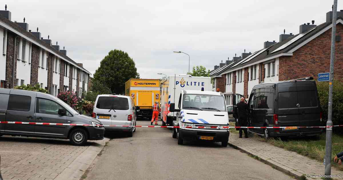 Lichaam van minderjarige gevonden in woning in Eerbeek, politie houdt verdachte in zelfde huis aan