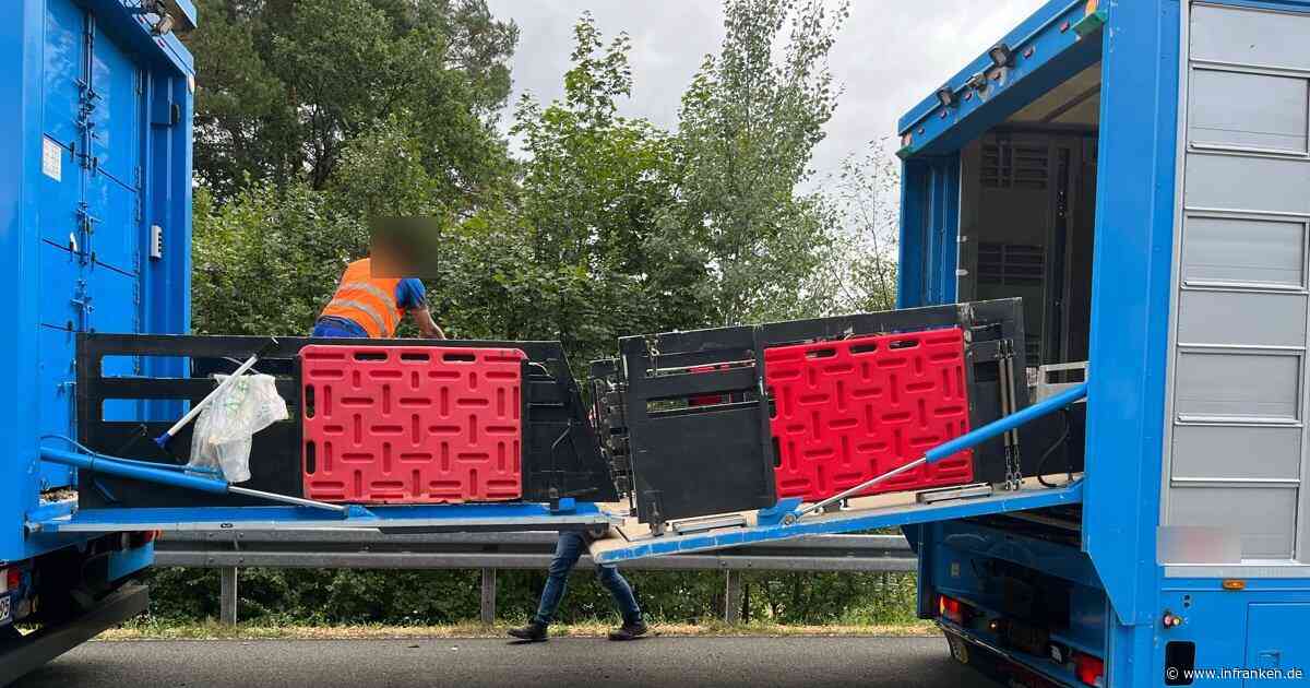 A70 bei Stadelhofen: Schweinetransporter hat Panne auf Fahrbahn