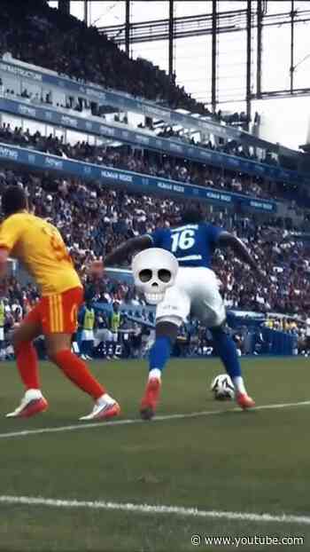 Aïe… 🫣 #ligue1mcdonalds #football #ligue1 #sports #footballshorts #soccer #skills #foot #shorts