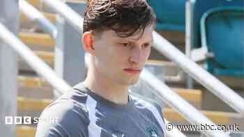 Plymouth defender MacKenzie suffers injury setback