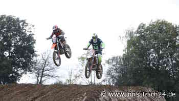 Helm auf, Motor an: Beim Ackercross verwandelt sich Schönberg in eine Motocross-Arena
