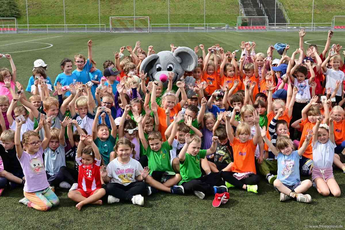 Gemeinsam mit Flizzy: Kreissportbund Zwickau vergibt mehr als 550 Kindersportabzeichen