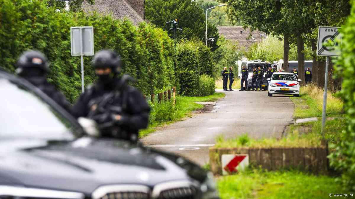 Aangehouden personen Overasselt verdacht van onder meer poging tot moord op agenten