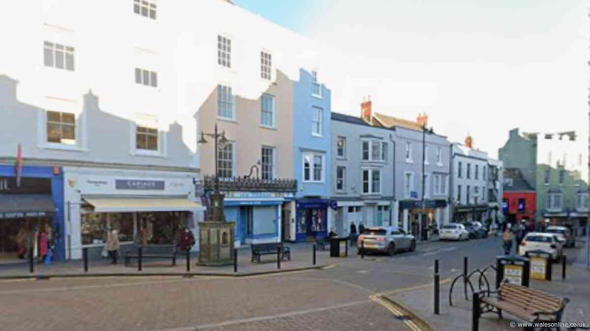 Man caught with steak knife in the centre of Tenby