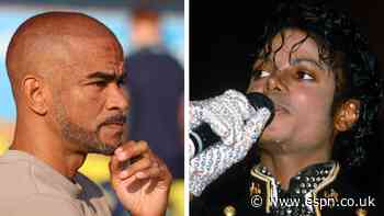 Dyer baffles reporters with Michael Jackson songs