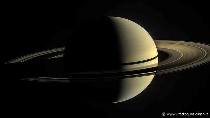Un gigantesco decagono è comparso su Saturno: il “mistero” della nuova onda al polo sud