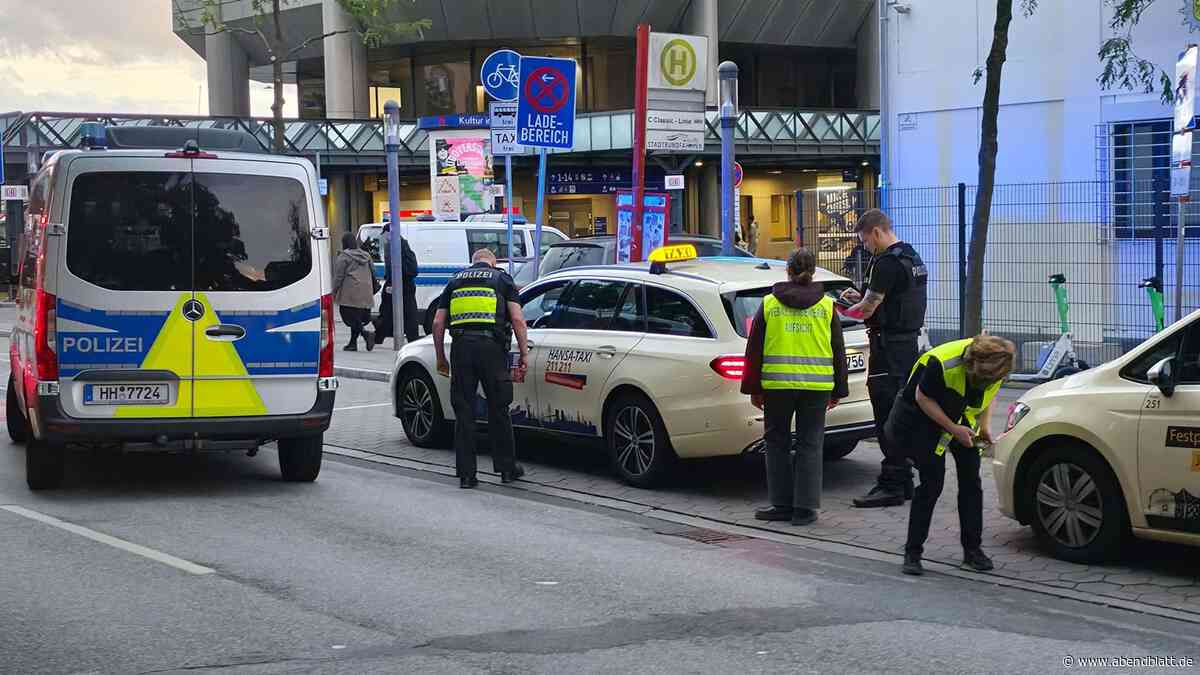 Taxikontrolle am Hauptbahnhof: 20 von 30 Fahrzeugen beanstandet