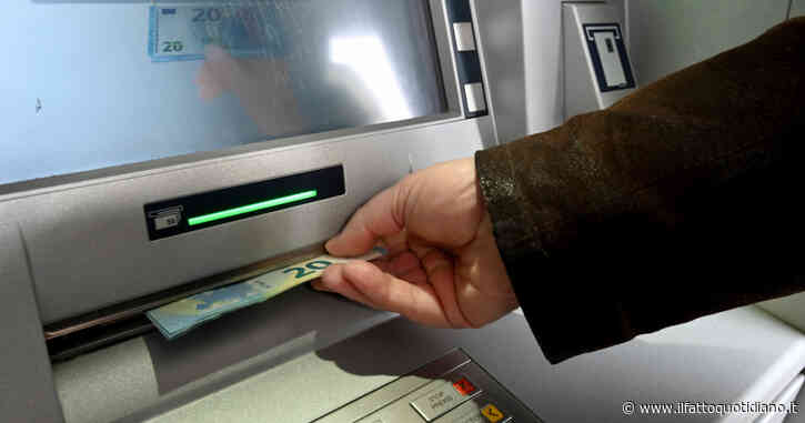 La truffa al bancomat che intrappola i contanti nello sportello: cos’è il “cash trapping” e come difendersi