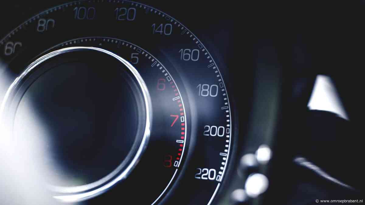 Jonge bestuurder rijdt na aanhouding tóch weer door zonder rijbewijs