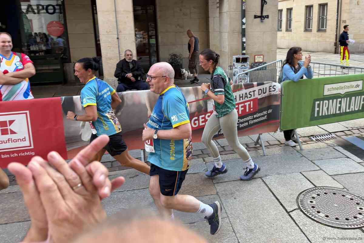 Chemnitzer Oberbürgermeister bricht sich beim Firmenlauf den Mittelfuß