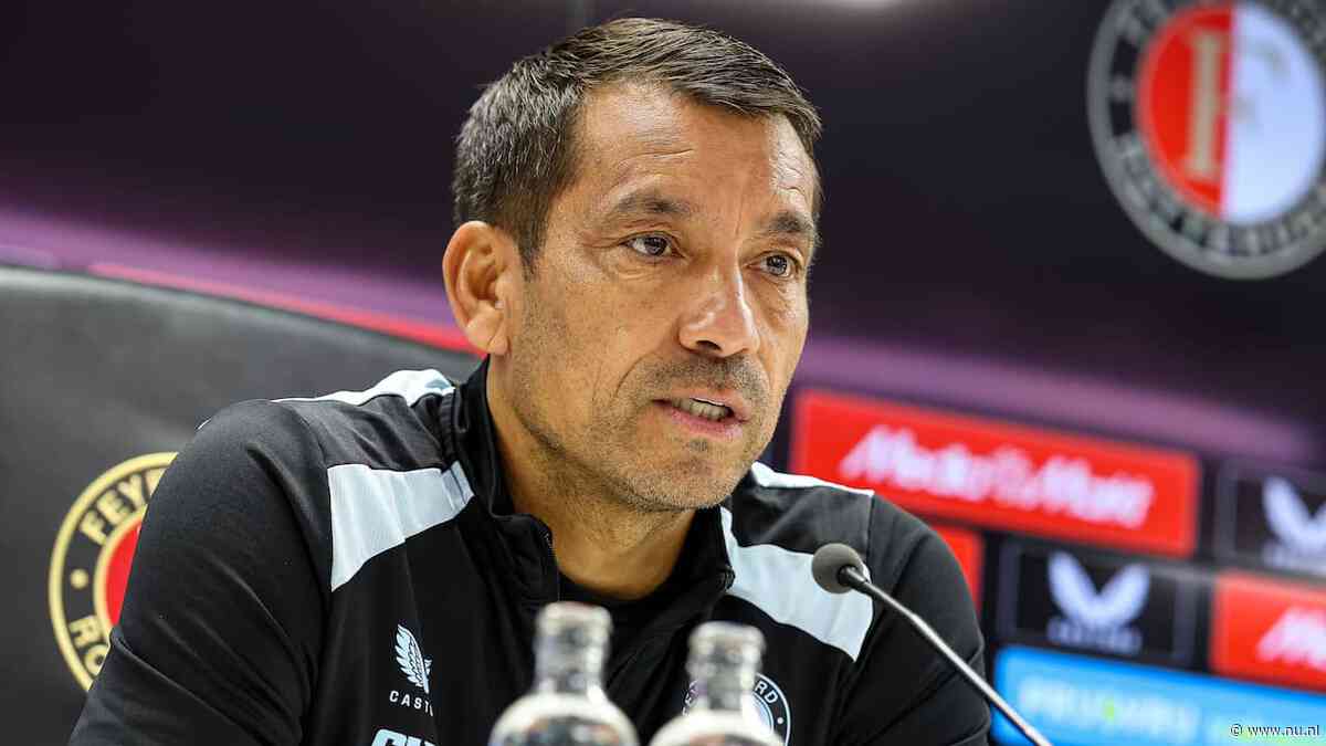 Van Bronckhorst gaat niet voor vertrek Hadj Moussa liggen: 'Verwacht dat hij blijft'