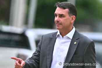 Flávio Bolsonaro reduce su distancia de Lula da Silva en las encuestas