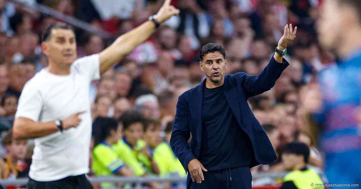 Míchel Sánchez wil Ajax dominant zien tegen PSV: ‘Onze filosofie gaat daarvoor niet wijken’