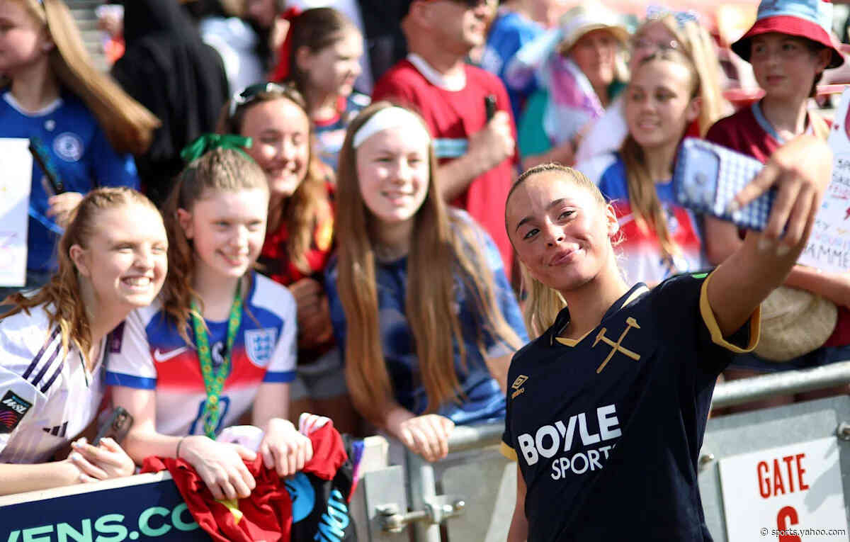 WSL2: Ria Bose joins Sunderland on loan from West Ham
