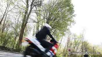 Illegales Überhol-Manöver: 19-Jähriger bei Motorrad-Crash schwer verletzt