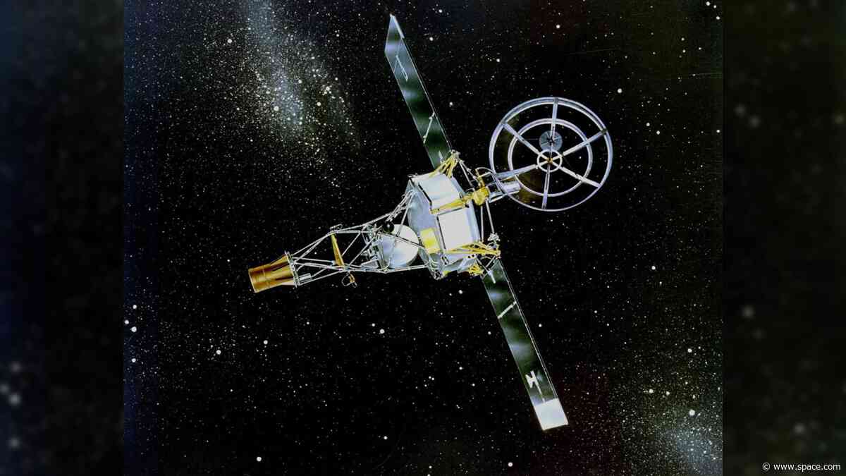 On this day in space! Sept. 4, 1962: NASA's Mariner 2 spacecrafts performs the 1st-ever maneuver in deep space so it could reach Venus