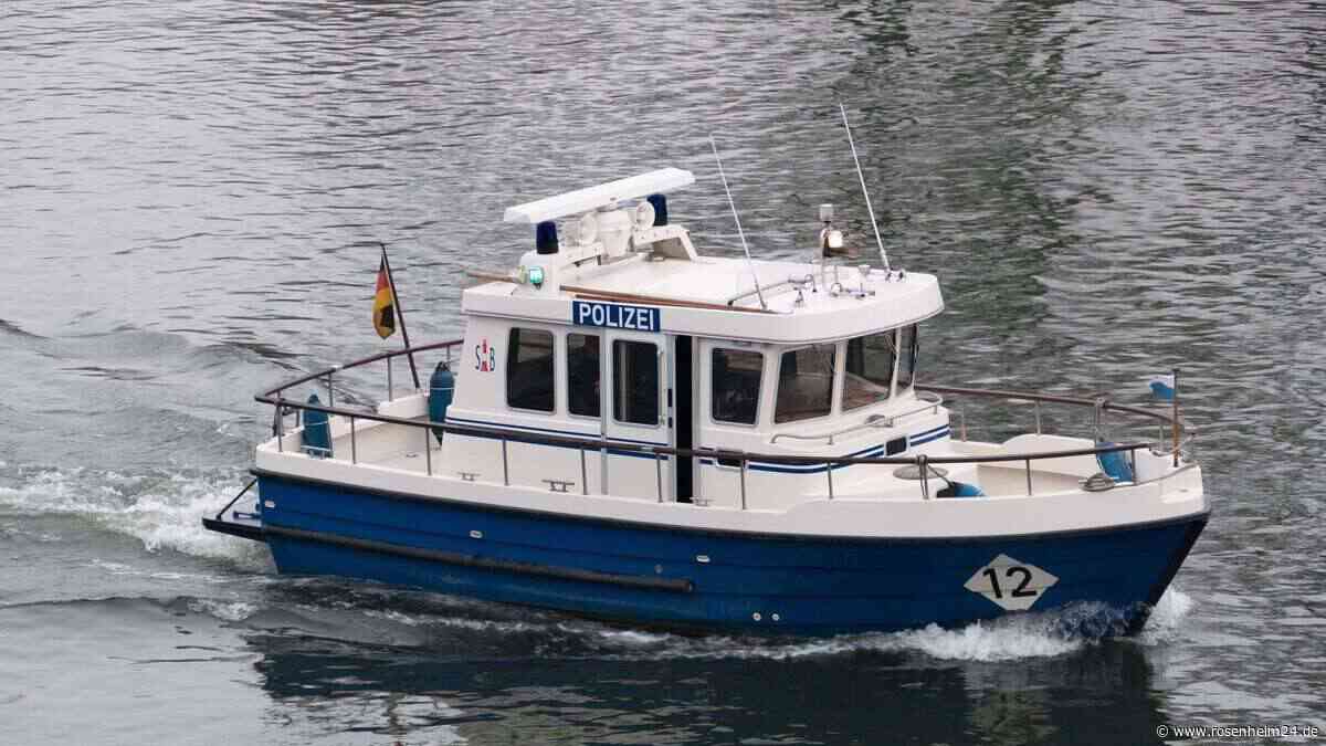 1.000 Tonnen Sand an Bord: Frachter rammt Felsen in der Donau