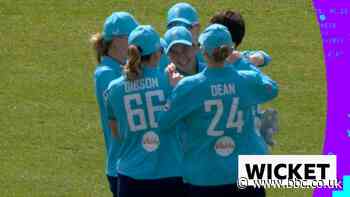 'One-handed screamer!' - Capsey's stunning catch on wicketkeeper debut