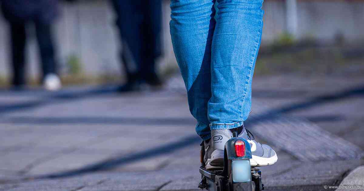 E-Scooter-Unfall in Kitzingen: Fußgängerin bei Zusammenstoß verletzt