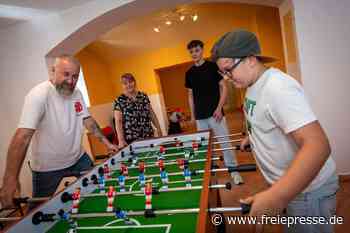 Fred greift zum Kicker – und Penigs Jugendclub legt Neustart hin
