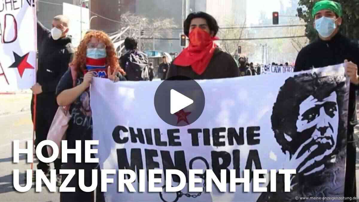 Demonstration im Video: Protestierende und Polizei geraten in Chile aneinander