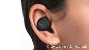 Apple users love 'amazing sound quality' £15 earbuds £104 cheaper than AirPods