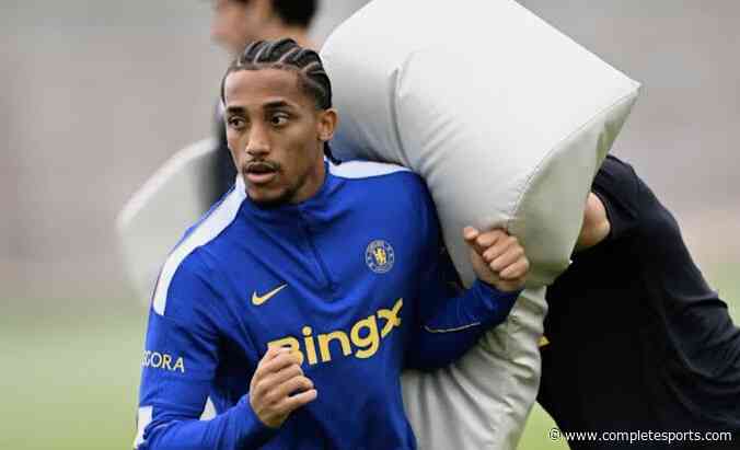 Chelsea Players Train With Rugby Tackle Shields Ahead Arsenal Clash