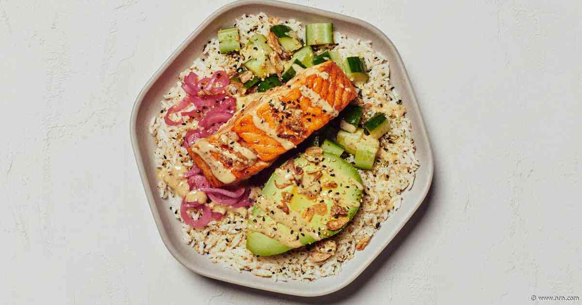One guy ate nothing but Sweetgreen for 25 days. Now the chain wants 30 more people to take a 30-day challenge