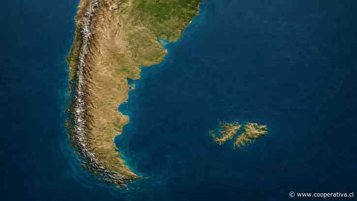 Monckeberg: apoyo a Argentina por las Malvinas deja a Chile en una situación "compleja"