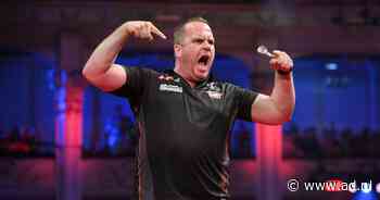 Meevaller voor Nederland­se dartsfans: Dirk van Duijvenbode toch van de partij in Amsterdam