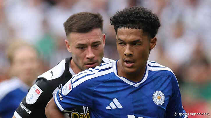 Full-back Joseph signs new Leicester deal
