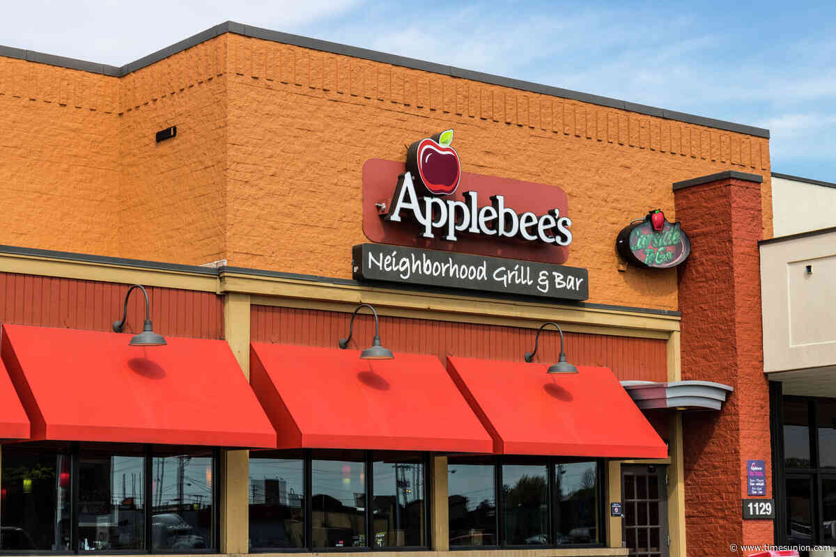Kids eat free at Applebee’s on Monday; grocery deals for Labor Day cookout