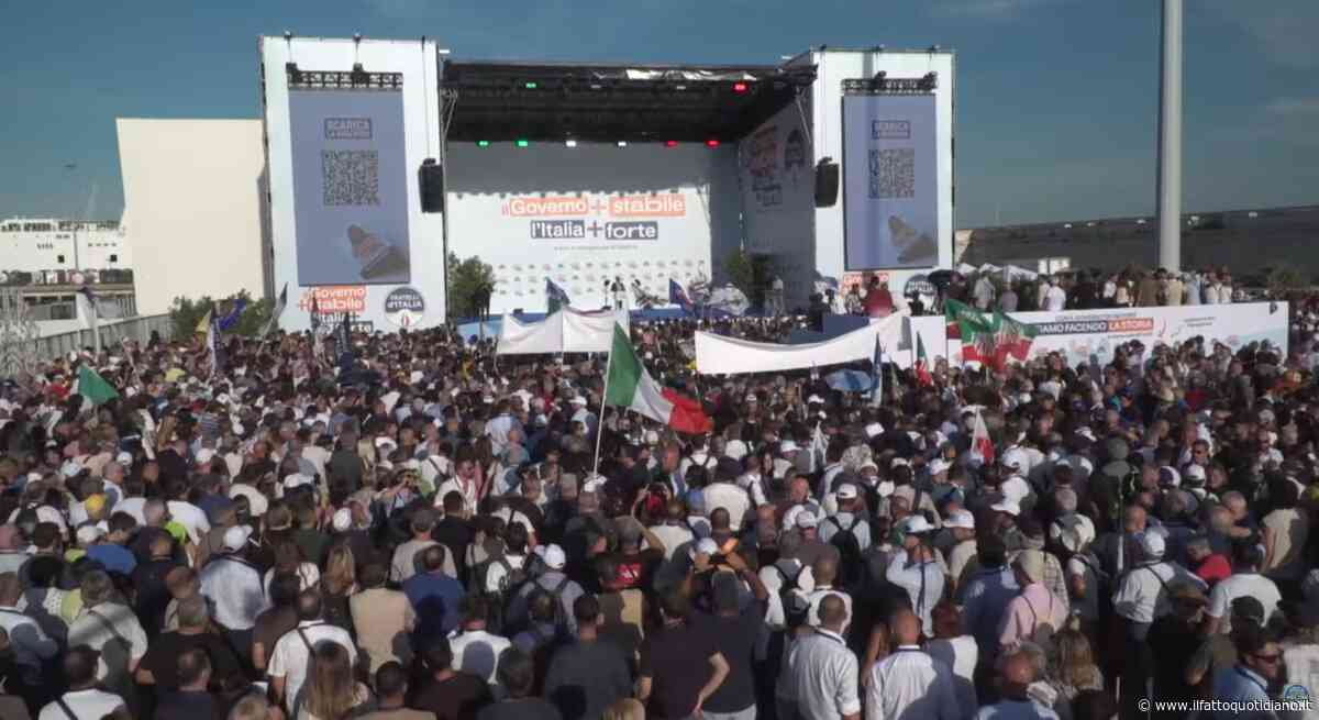 Meloni a Bari per la festa del governo, l’intervento della premier dal palco: diretta video