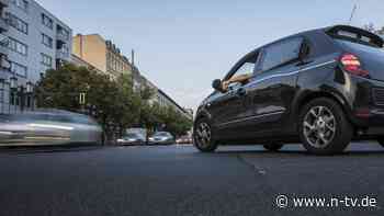 Urteil aus dem Verkehrsrecht: Beim Abbiegen überholendes Auto gerammt - Alleinschuld?