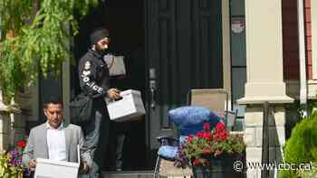 Vancouver police hold news conference in wake of high-profile officer's arrest