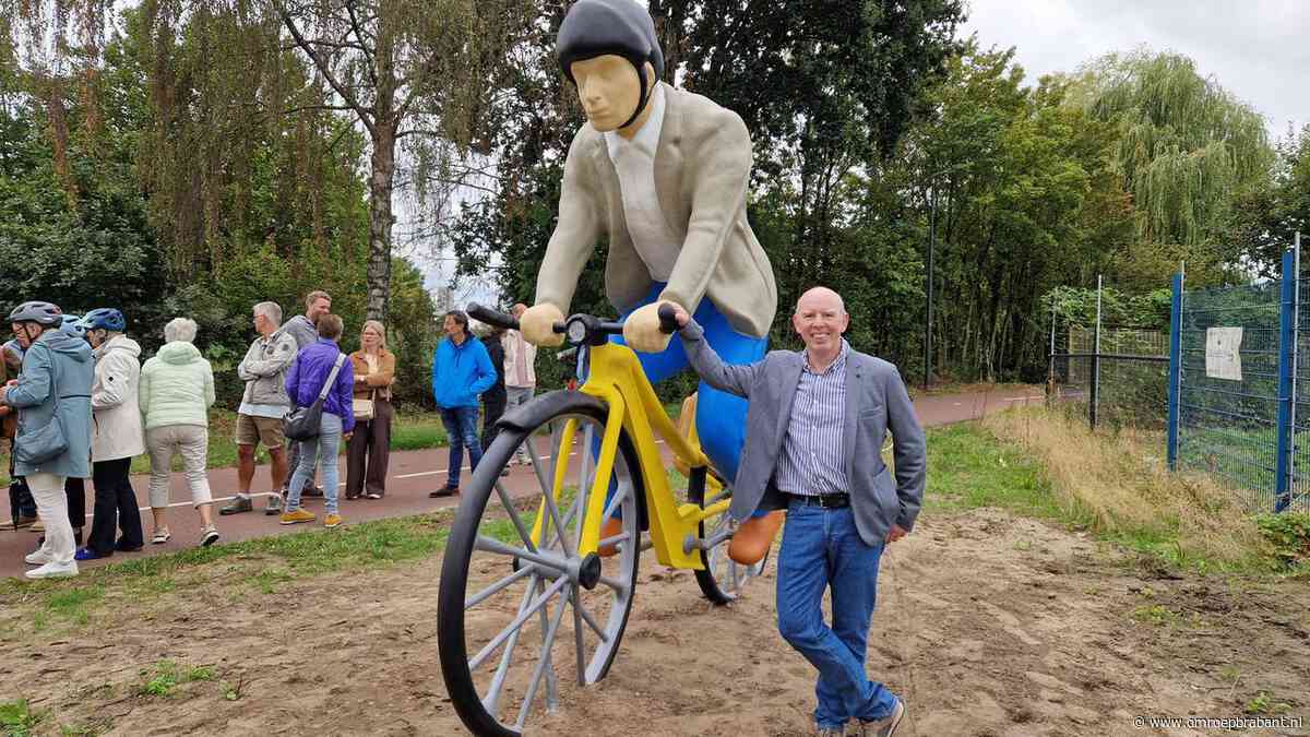 Fietsers vereeuwigd tot kunstwerk: 'Veilig met de handen aan het stuur'